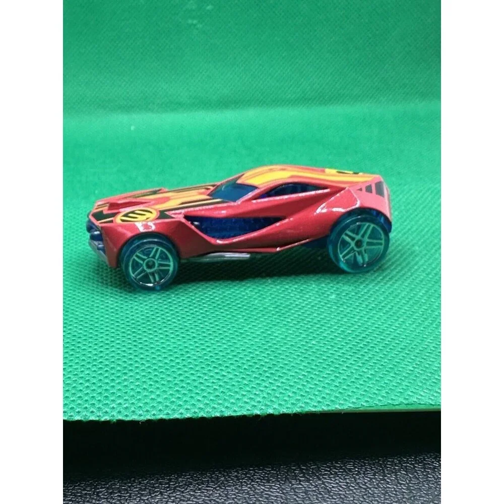 Hot Wheels Urban Agent 2008‎ Red Blue Wheels DieCast 1:64